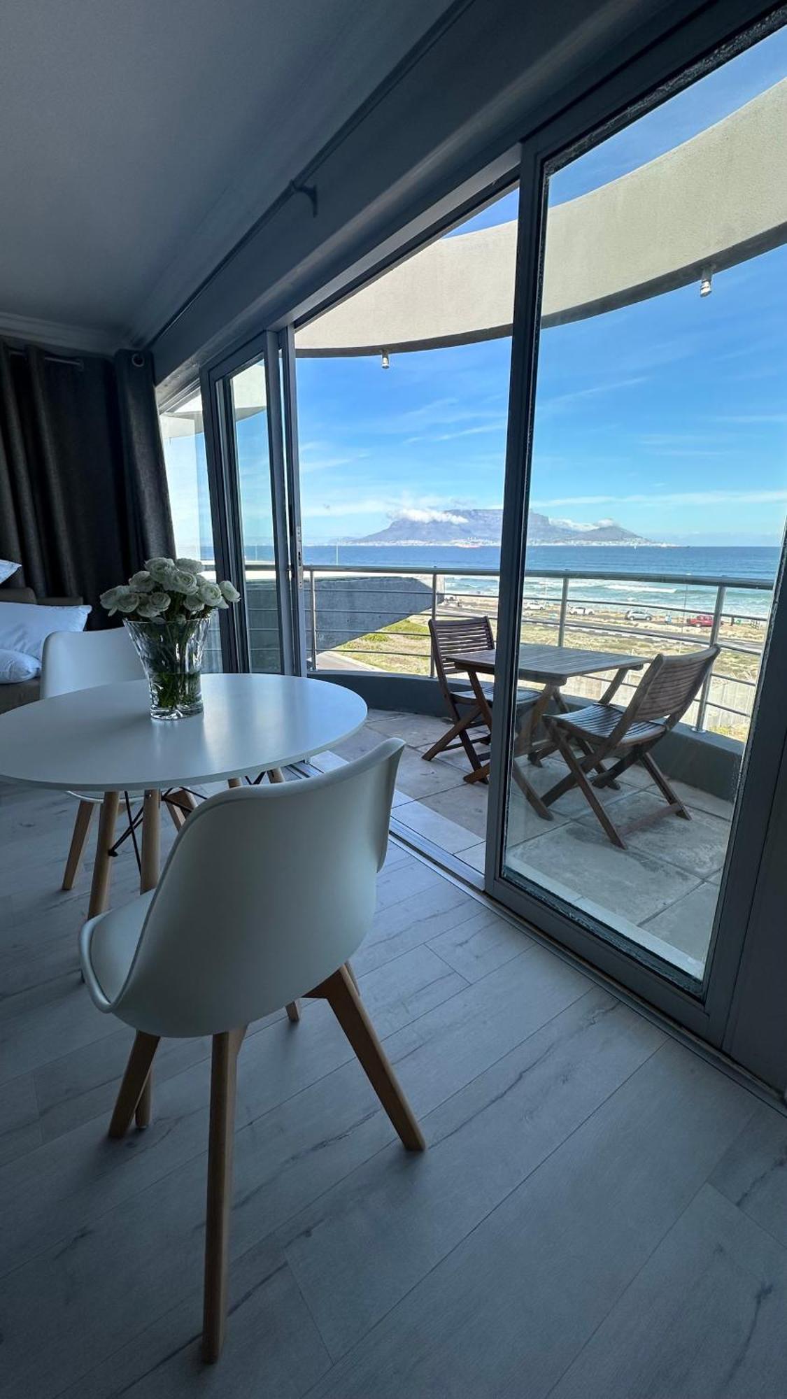 Oceansnest Guest House Bloubergstrand Luaran gambar
