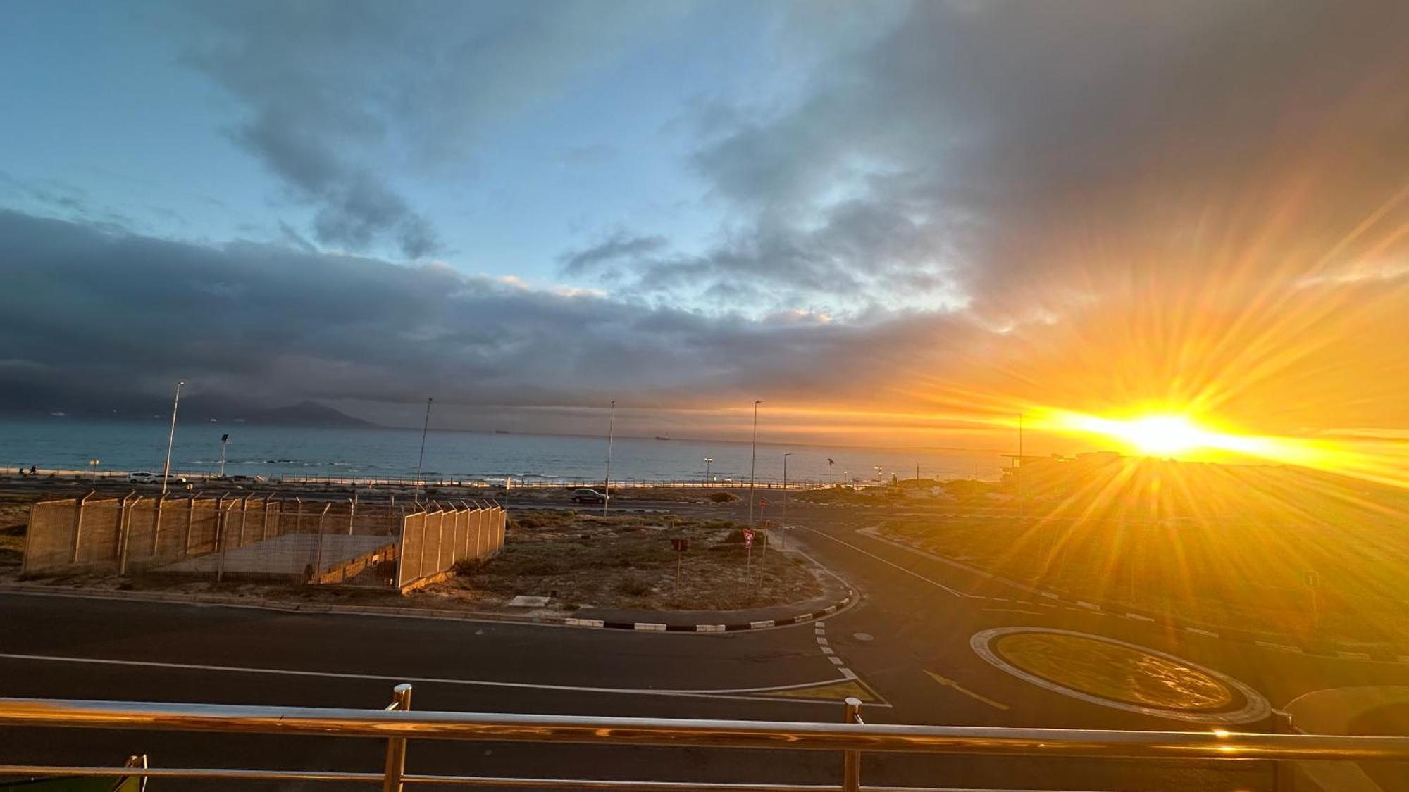 Oceansnest Guest House Bloubergstrand Luaran gambar