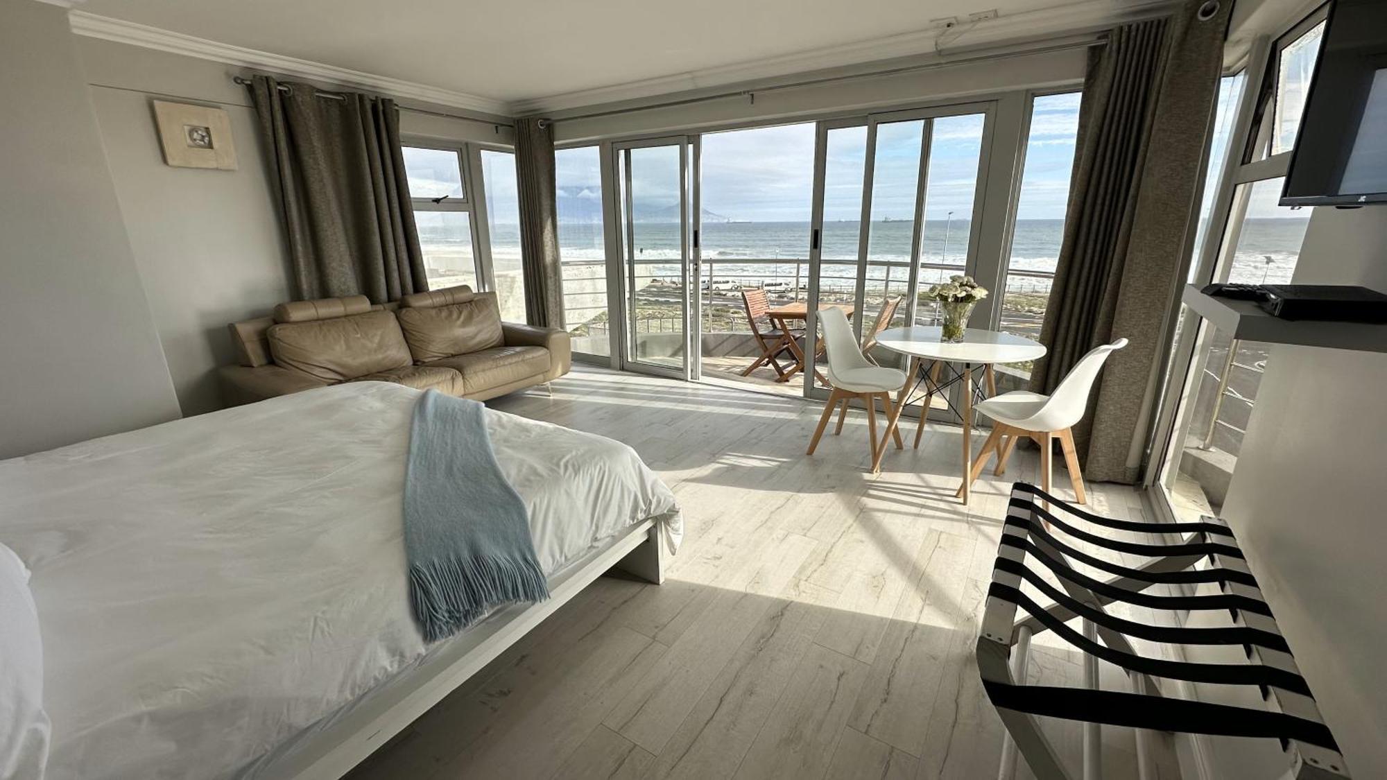 Oceansnest Guest House Bloubergstrand Luaran gambar